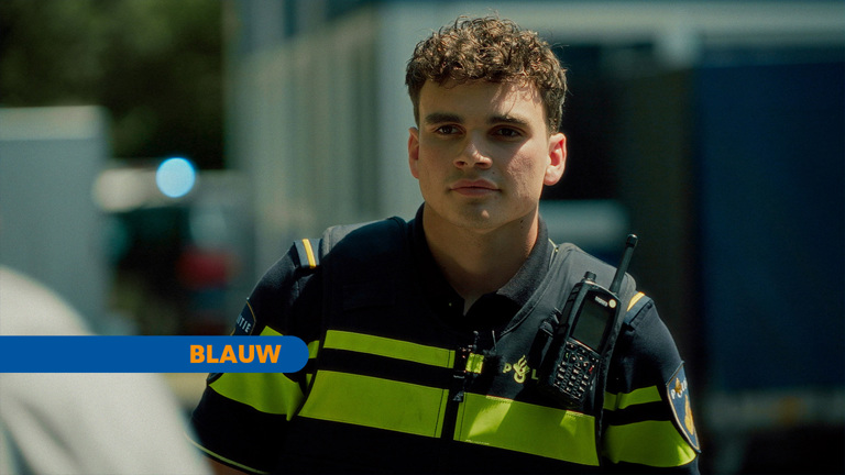 Student Jip in aflevering 2 van de docuserie Blauw. Tekst: Blauw.