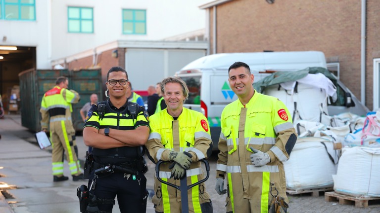Hristo met zijn collega's van de brandweer