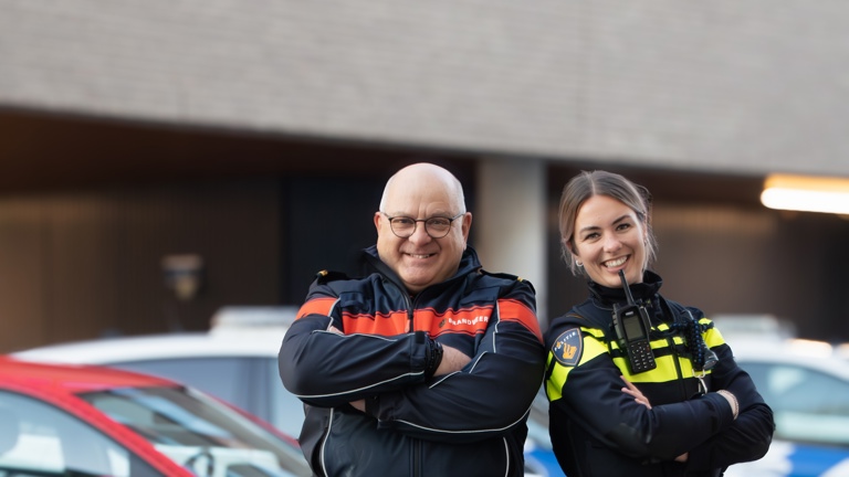 Student Daisy met haar vader die bij brandweer werkt
